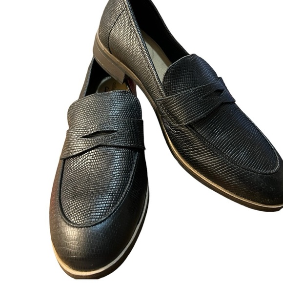 Clarks Women's Trish Rose Loafer, Black, Size 7.5W - Picture 2 of 10